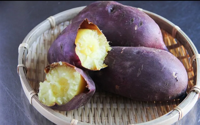 Khoai lang luộc thanh đạm, gợi ý thực phẩm bổ sung cho quán hủ tiếu chay