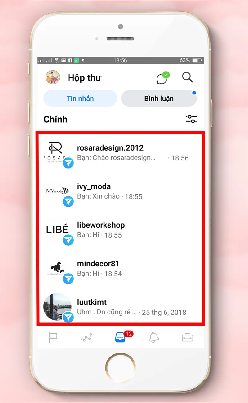Giao diện hiển thị danh sách tin nhắn khách hàng trong ứng dụng, thể hiện trạng thái đã xem và chưa trả lời