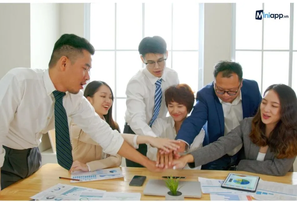 Hình ảnh minh họa về một buổi họp Hội đồng Quản trị chuyên nghiệp, tập trung vào chiến lược